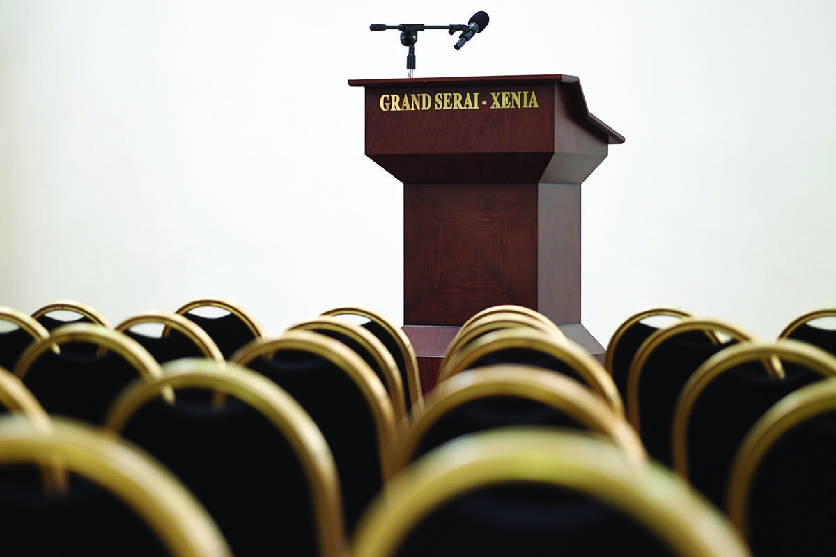 แกรนด์ เซไร คองเกรส แอนด์ สปา Hotel อิโออันนินา ภายนอก รูปภาพ The Xenia Conference Center