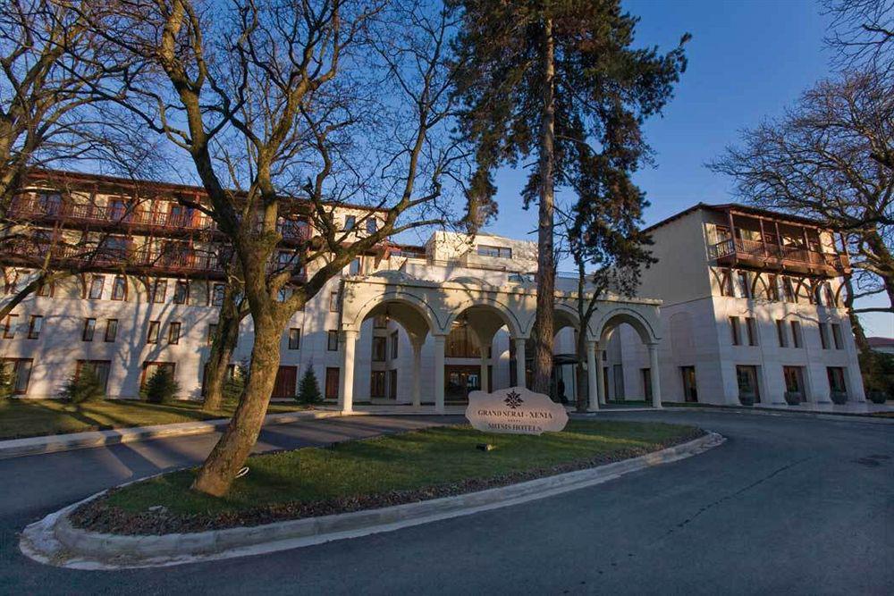 แกรนด์ เซไร คองเกรส แอนด์ สปา Hotel อิโออันนินา ภายนอก รูปภาพ The main entrance of the University of Novi Sad