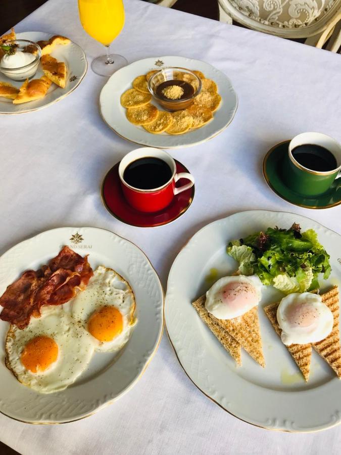 แกรนด์ เซไร คองเกรส แอนด์ สปา Hotel อิโออันนินา ภายนอก รูปภาพ Breakfast at the Hotel de Ville